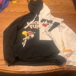 Looney tunes Sylvester and tweety black and white hoodie size medium